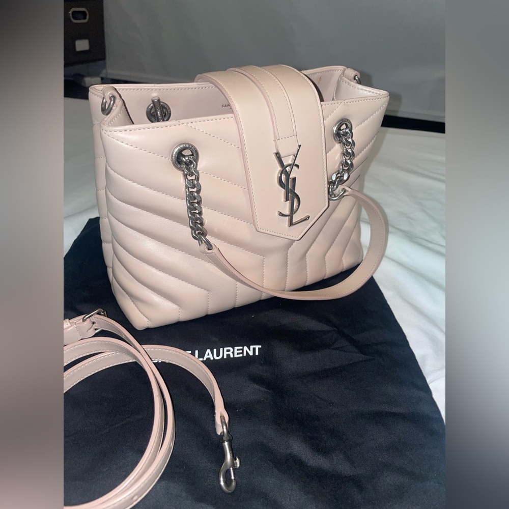 YSL Loulou matalasse
